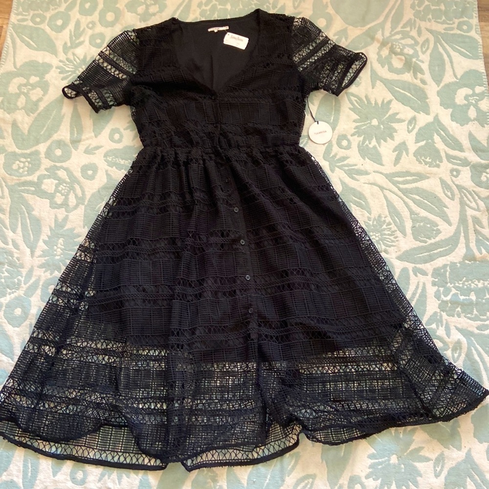 NWT Tularosa Size Large (fits like a XL) black midi dress with lace overlay